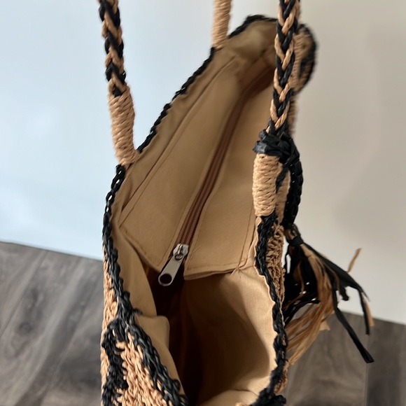 Beautiful Straw Beach Bag - Picture 6 of 13